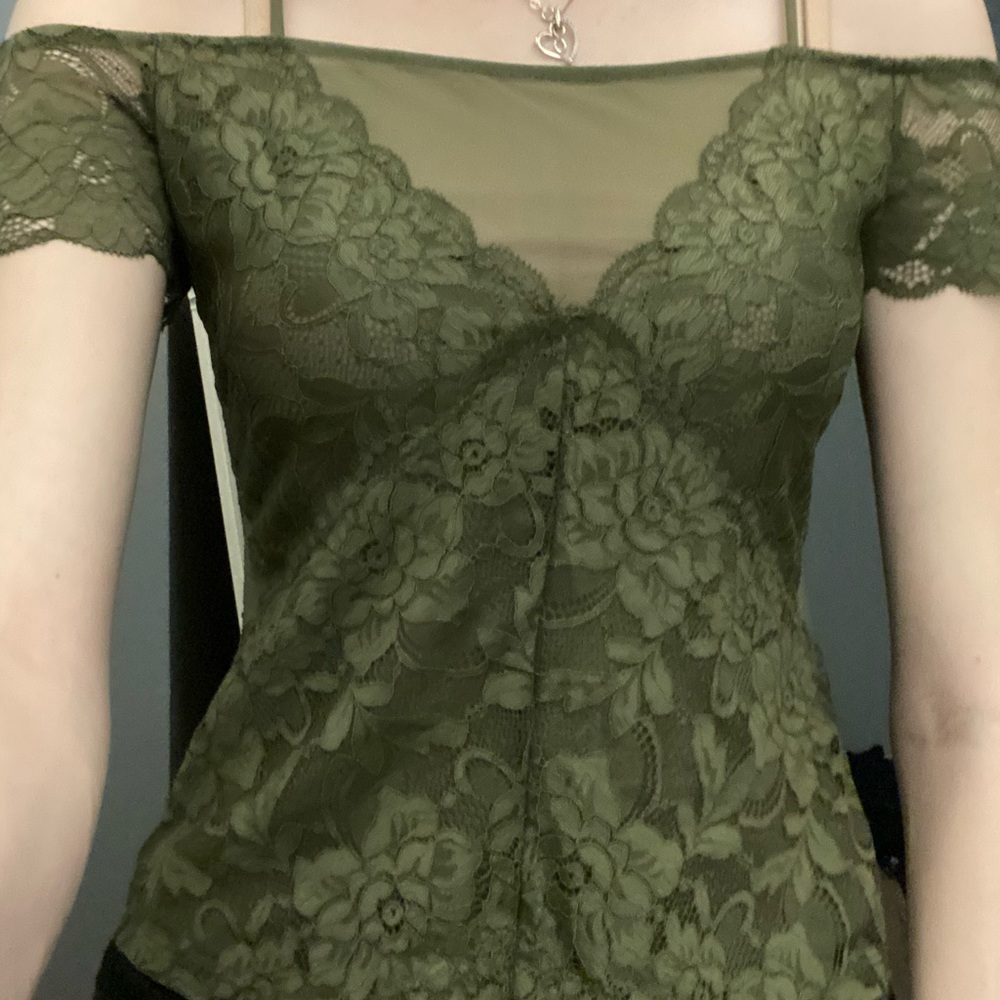 Guess top